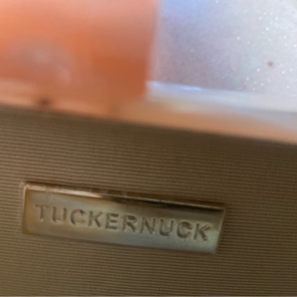 Tuckernuck - Picture 4 of 6